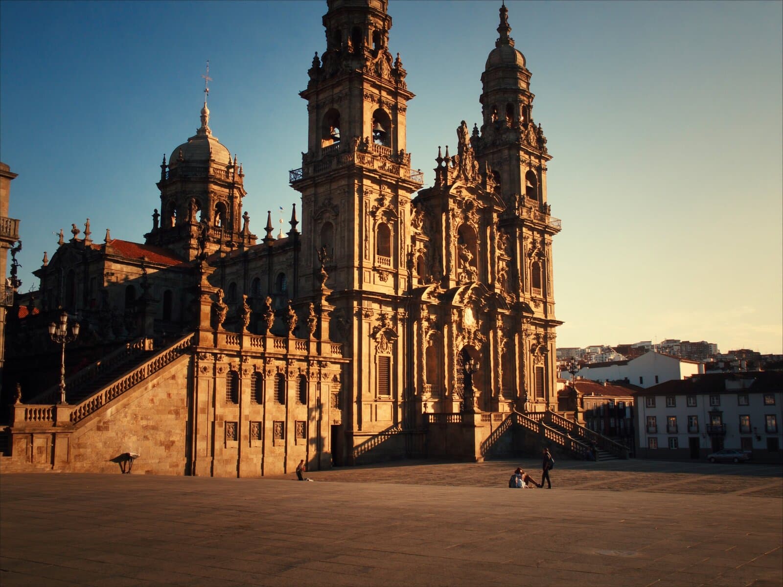 Llegada a la Plaza del Obradoiro y la catedral de Santiago